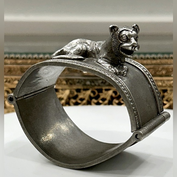 VTG RARE MMA 1976 Pewter Lion Cuff Bracelet - EUC - King Tut - Egyptian Revival - Picture 17 of 17